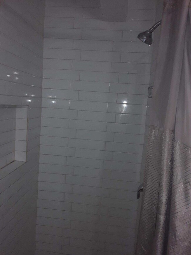 Building Photo - Rosamond Triplex