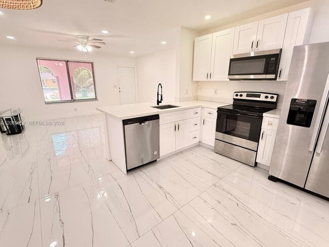 Building Photo - 4088 SW 51st St