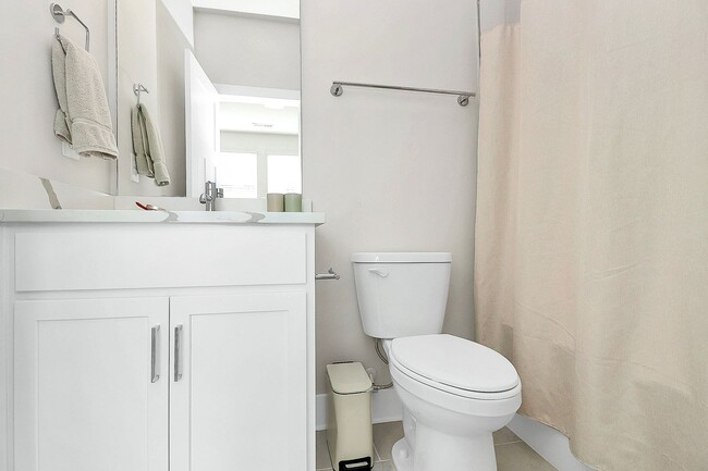 Building Photo - LoSo Terrace like new townhome available f...