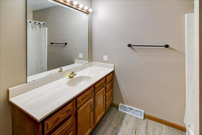 Building Photo - 309 Trail Side Dr