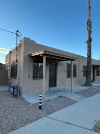Building Photo - Recently Remodeled 1 Bed. Apt. Near Shopping & Public Transportation