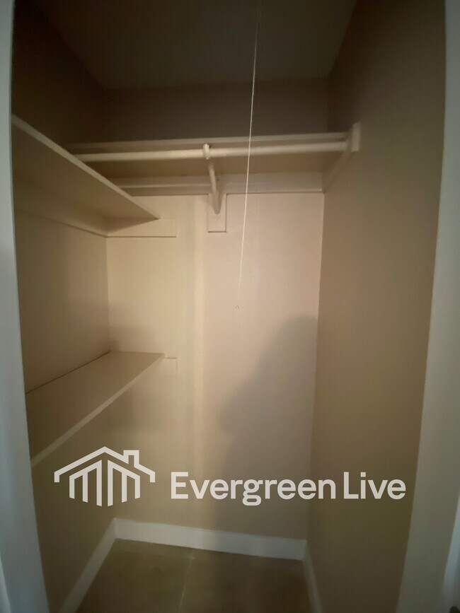 Building Photo - 76 Skystone Ct