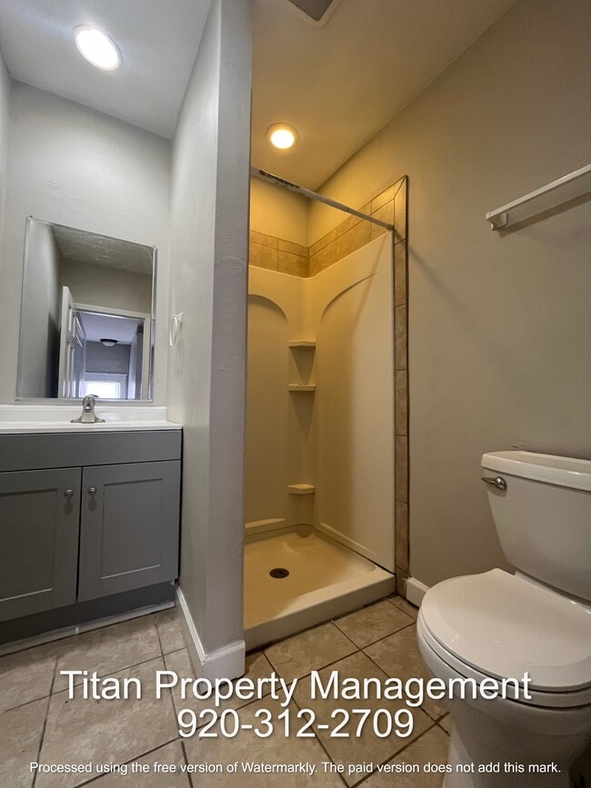 Building Photo - 857 Wisconsin St