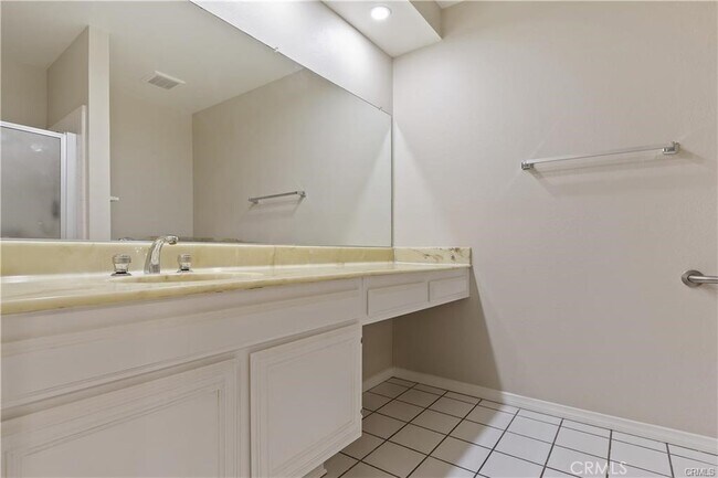 Building Photo - 1364 Orchard Cir