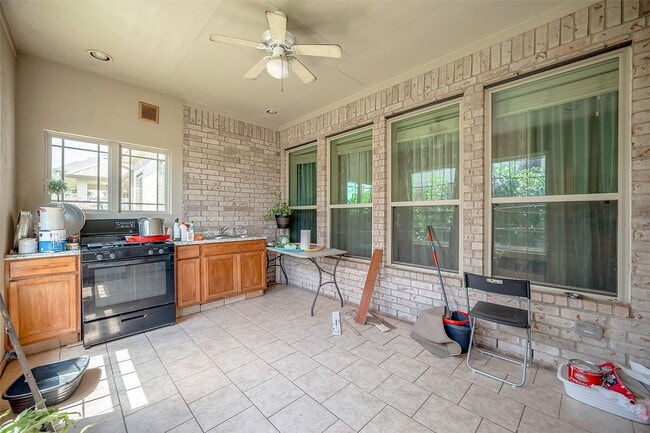 Building Photo - 2211 Argos Dr