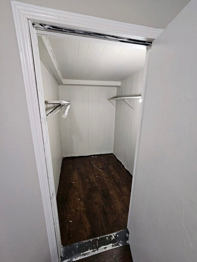 Building Photo - Beautiful new rehabbed home