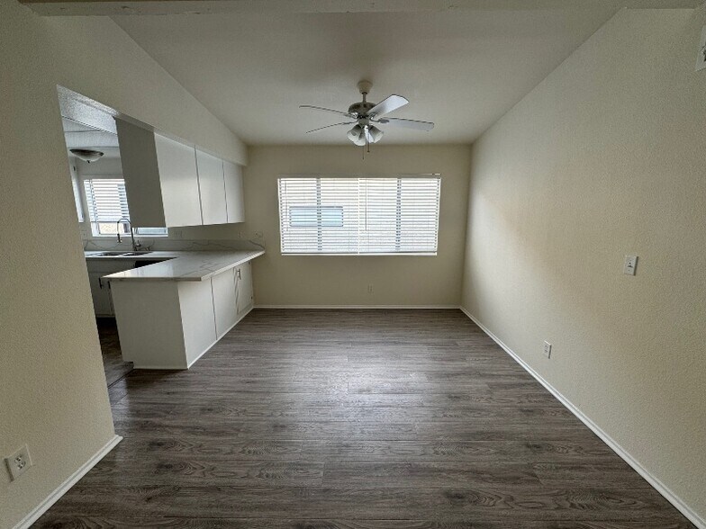 Building Photo - 840 3rd St