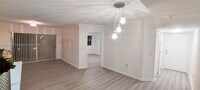 Building Photo - 2433 Centergate Dr