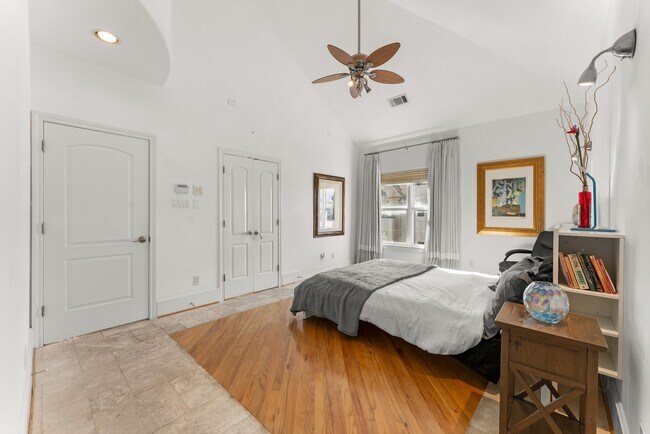 Building Photo - 315 Fairview St