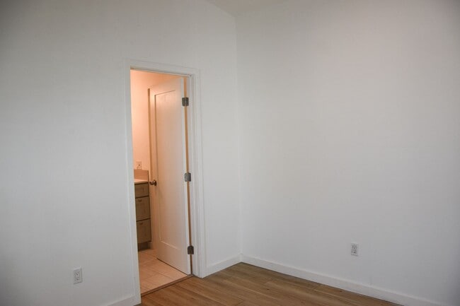 Building Photo - New ADU unit with all the amenities.
