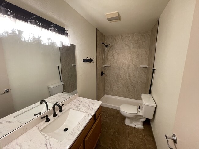 Building Photo - 6155 E Robles Rd