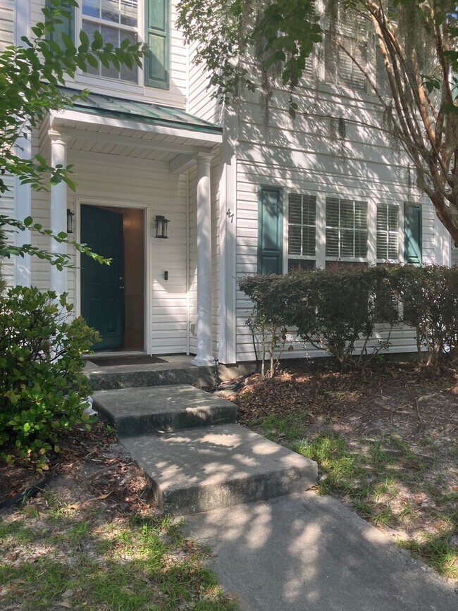 Building Photo - 3BR / 2.5BA @ Westbury Park