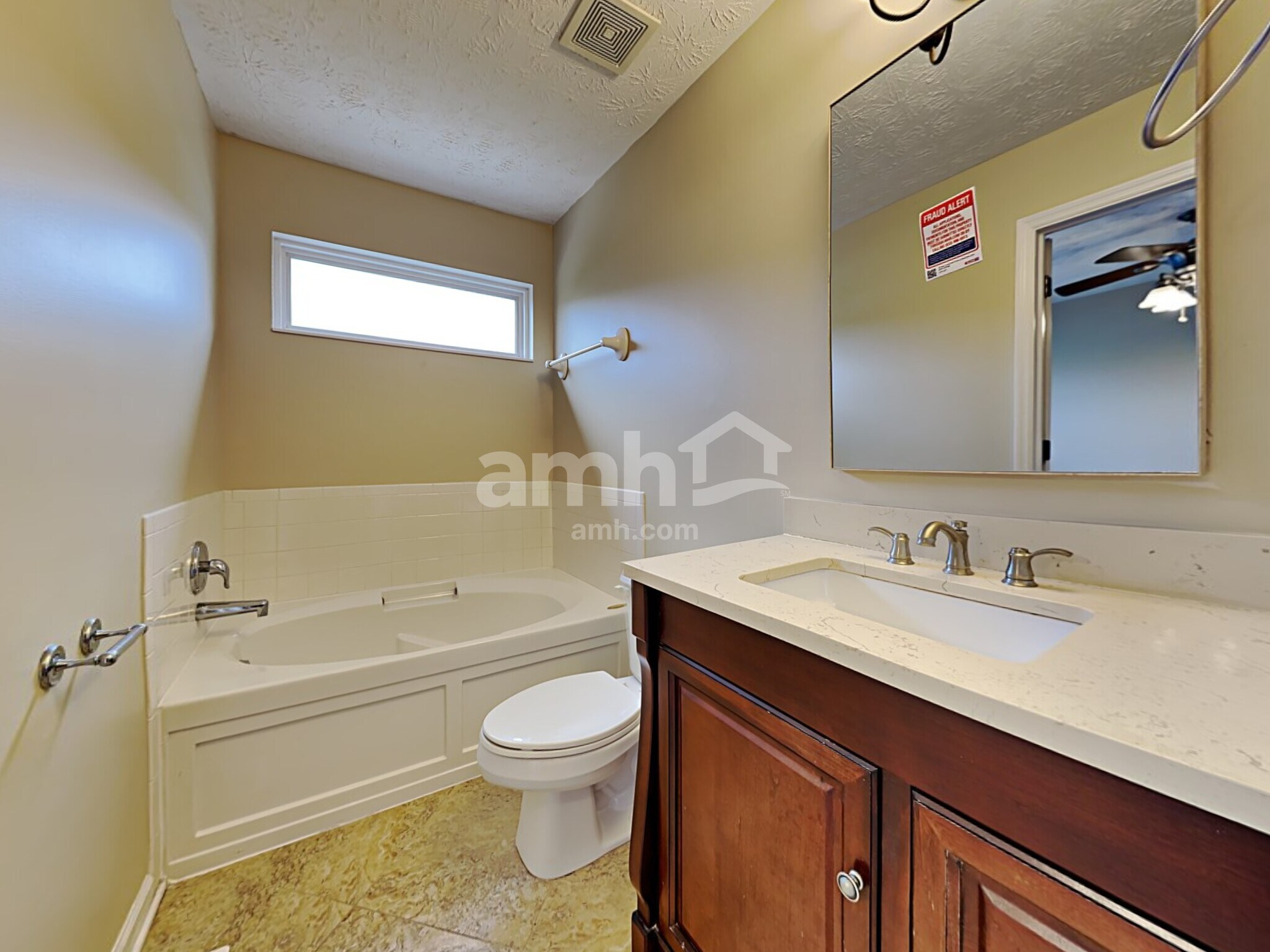 Building Photo - 9235 Sawgrass Dr