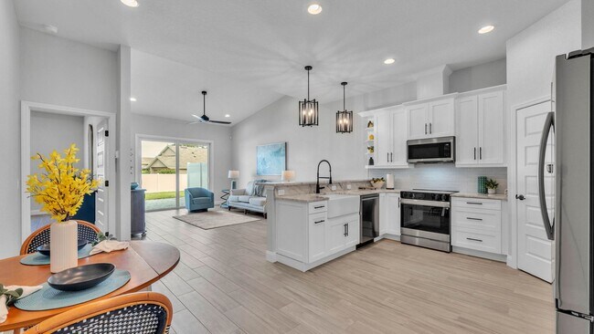 Building Photo - Stunning New Construction Villa for Rent Near Lake John