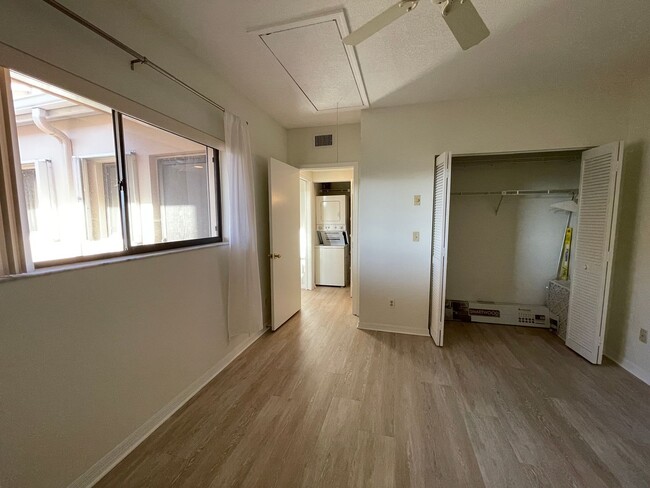 Building Photo - Unfurnished 2 BR 2 Bath Annual Rental in R...