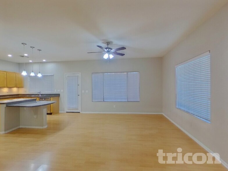 Building Photo - 6524 W Range Mule Dr