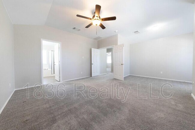 Building Photo - 1816 Big Bend Dr