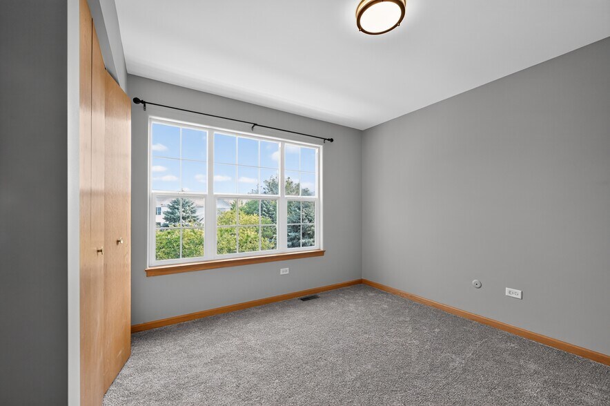 Building Photo - 2632 Canyon Dr