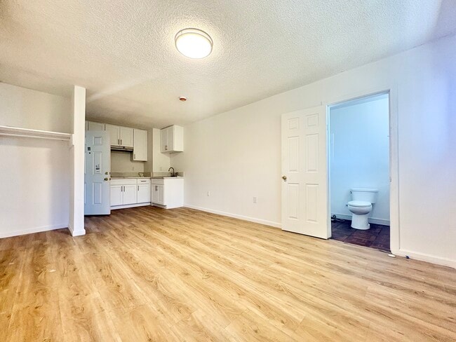 Building Photo - 11604 Sylvan St