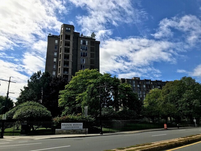 Building Photo - 44 Washington St