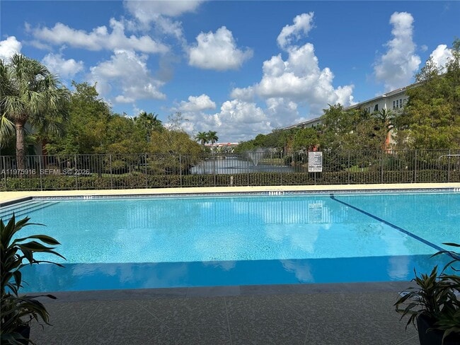 Building Photo - 259 SW 7th Ct