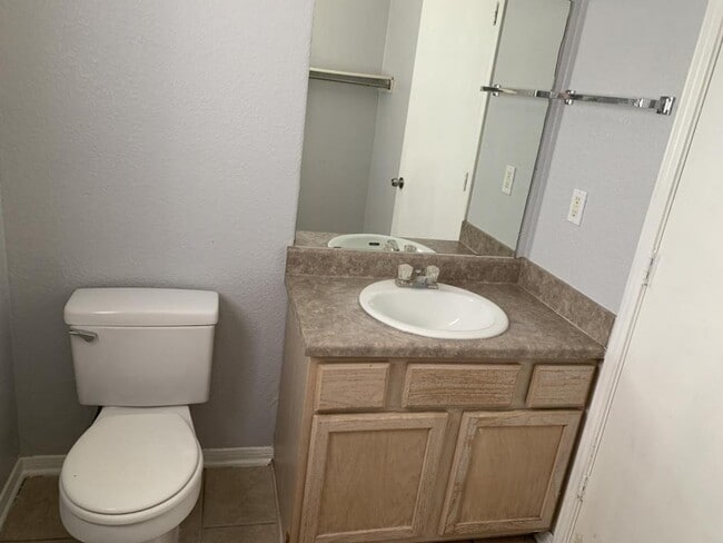 Building Photo - 2807 Cantabrian Dr