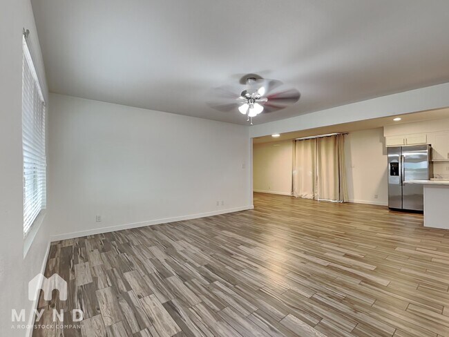 Building Photo - 1544 W 6th St