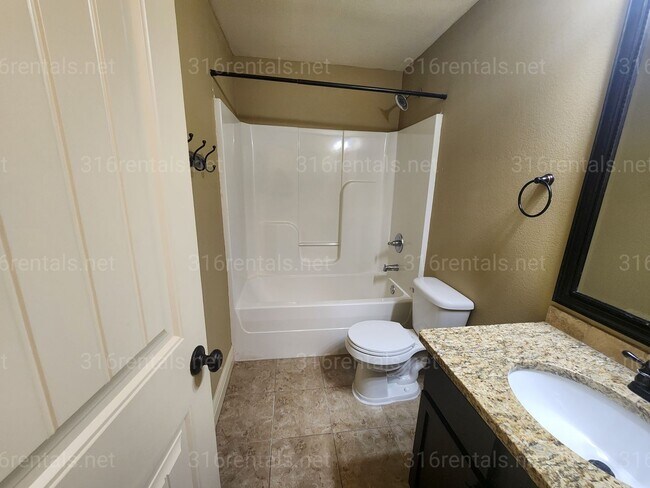 Building Photo - 8462 Granite Ct