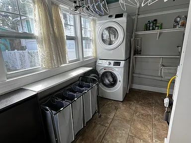 Building Photo - Fully Furnished Downtown St. Pete Craftsman | Walk to Hospitals & Waterfront