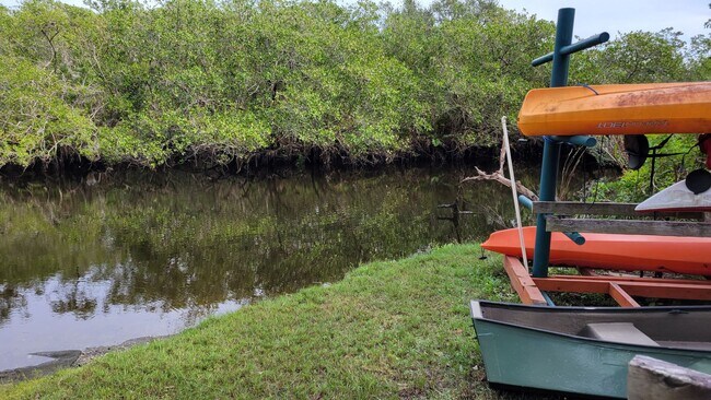 Building Photo - Annual UNfurnished 2/2 ground floor condo in water front boating community