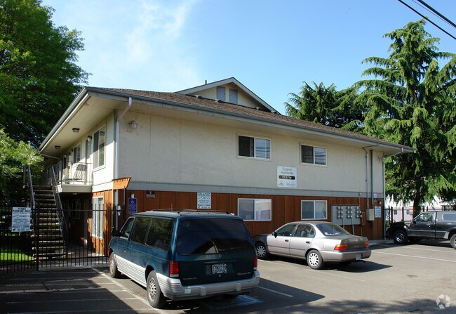 Building Photo - 975 W 7th Ave