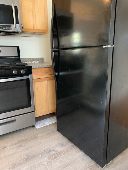 Building Photo - 84 Grant St