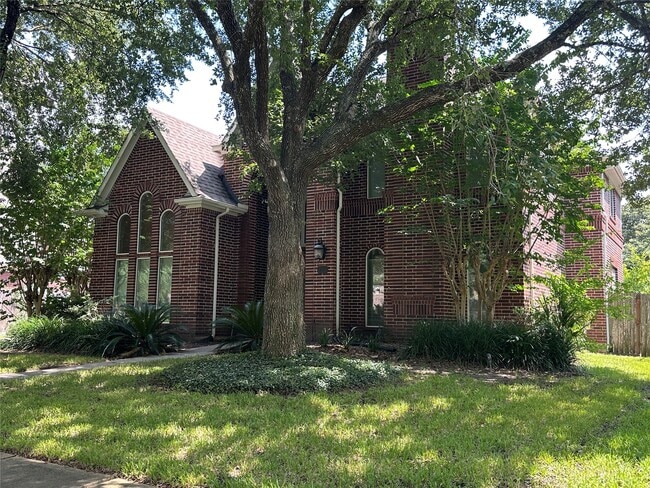 Building Photo - 3206 Oakland Dr
