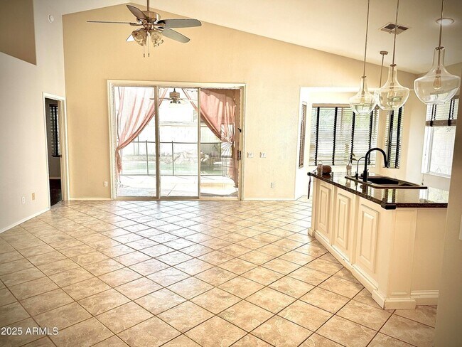 Building Photo - 14410 S 44th St