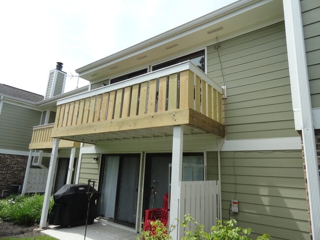 Building Photo - 458 Thornhill Ln