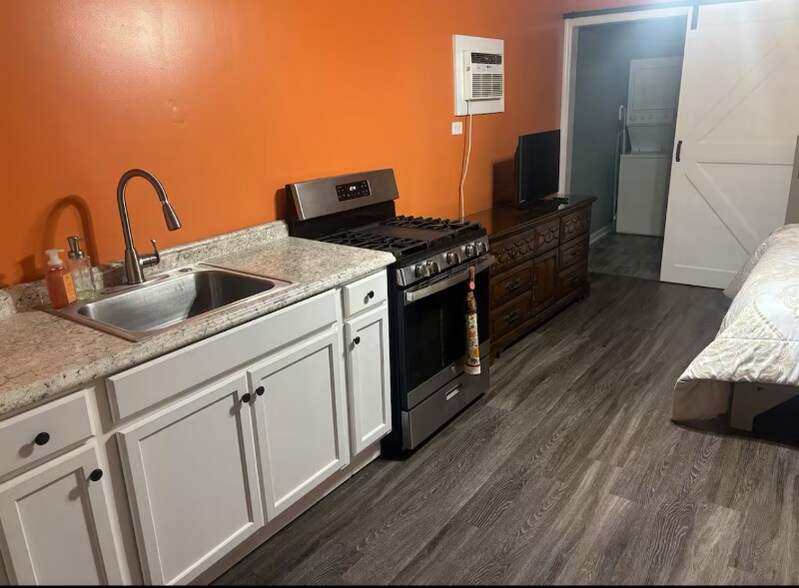 Building Photo - 150 Arbor Ln