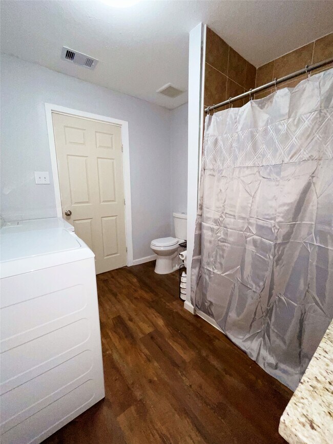 Building Photo - 3627 Keeland St