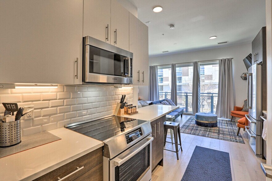 Building Photo - 2530 Lawrence St