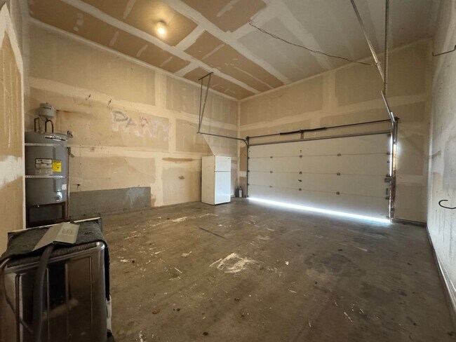 Building Photo - BH T 1335