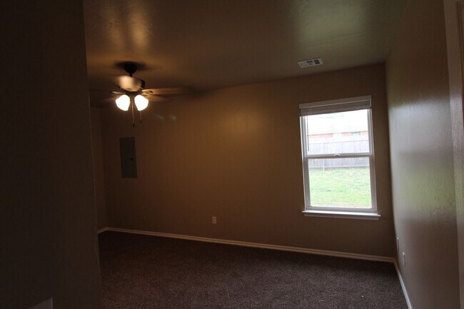Building Photo - 4508 SE 77th St