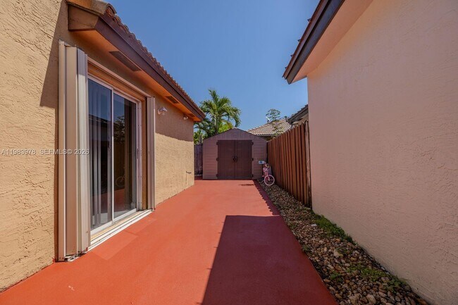 Building Photo - 1065 NW 131st Ave