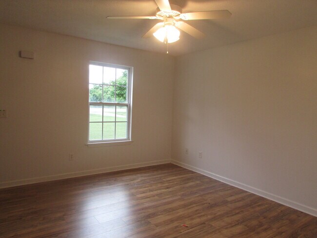 Building Photo - Murfreesboro Duplex - Prime Location Near ...
