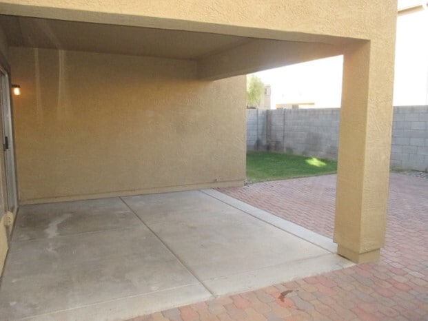 Building Photo - 18554 W Mariposa Dr