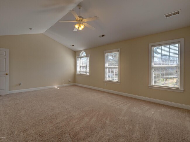 Building Photo - 217 Windchime Dr