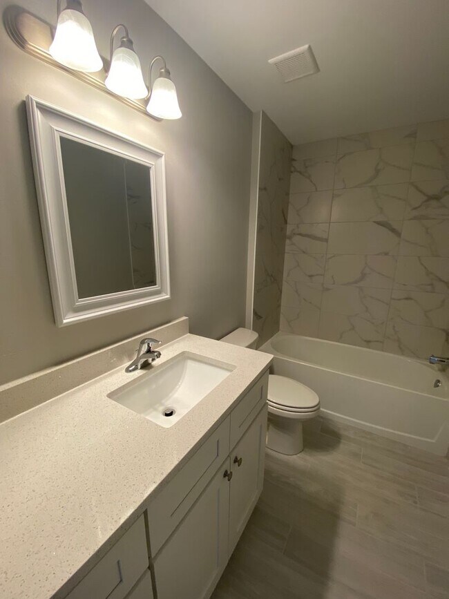 Building Photo - 3019 SW 4th Ave