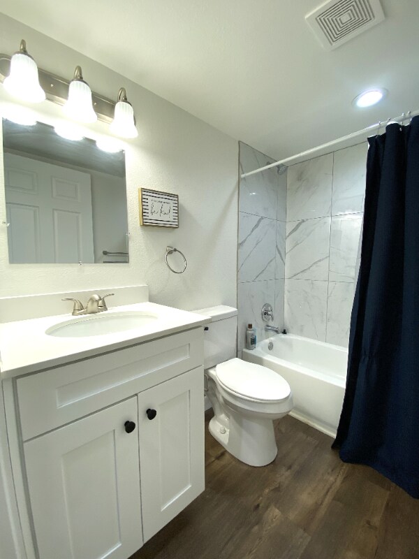 Building Photo - 417 Jasmine Ln