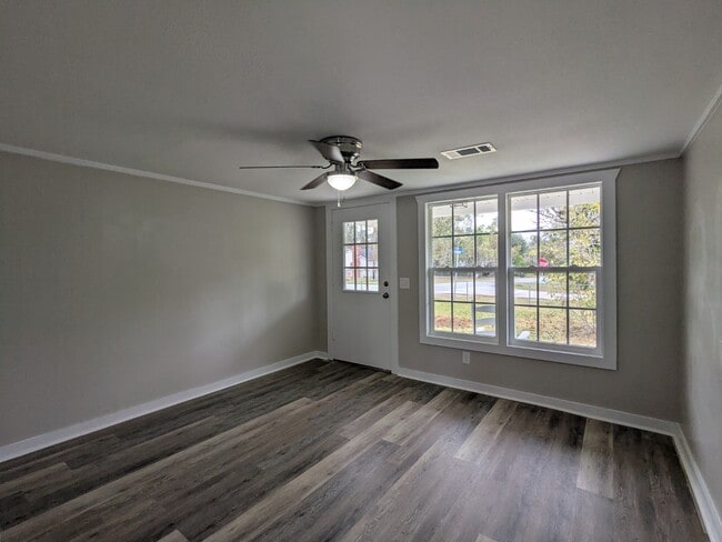 Building Photo - 202 Underwood Dr