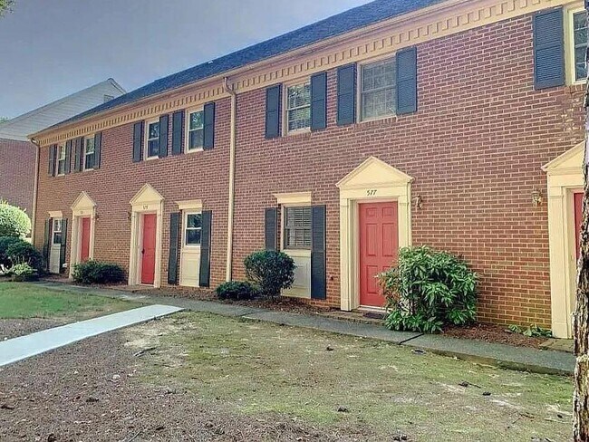 Building Photo - 595 Wedgewood Dr
