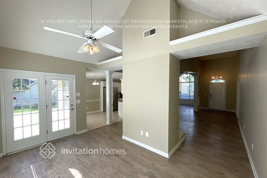 Building Photo - 820 Cambridge Creek Dr SW