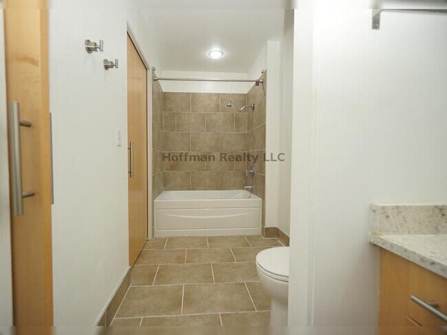 Building Photo - Chanel Side Condo